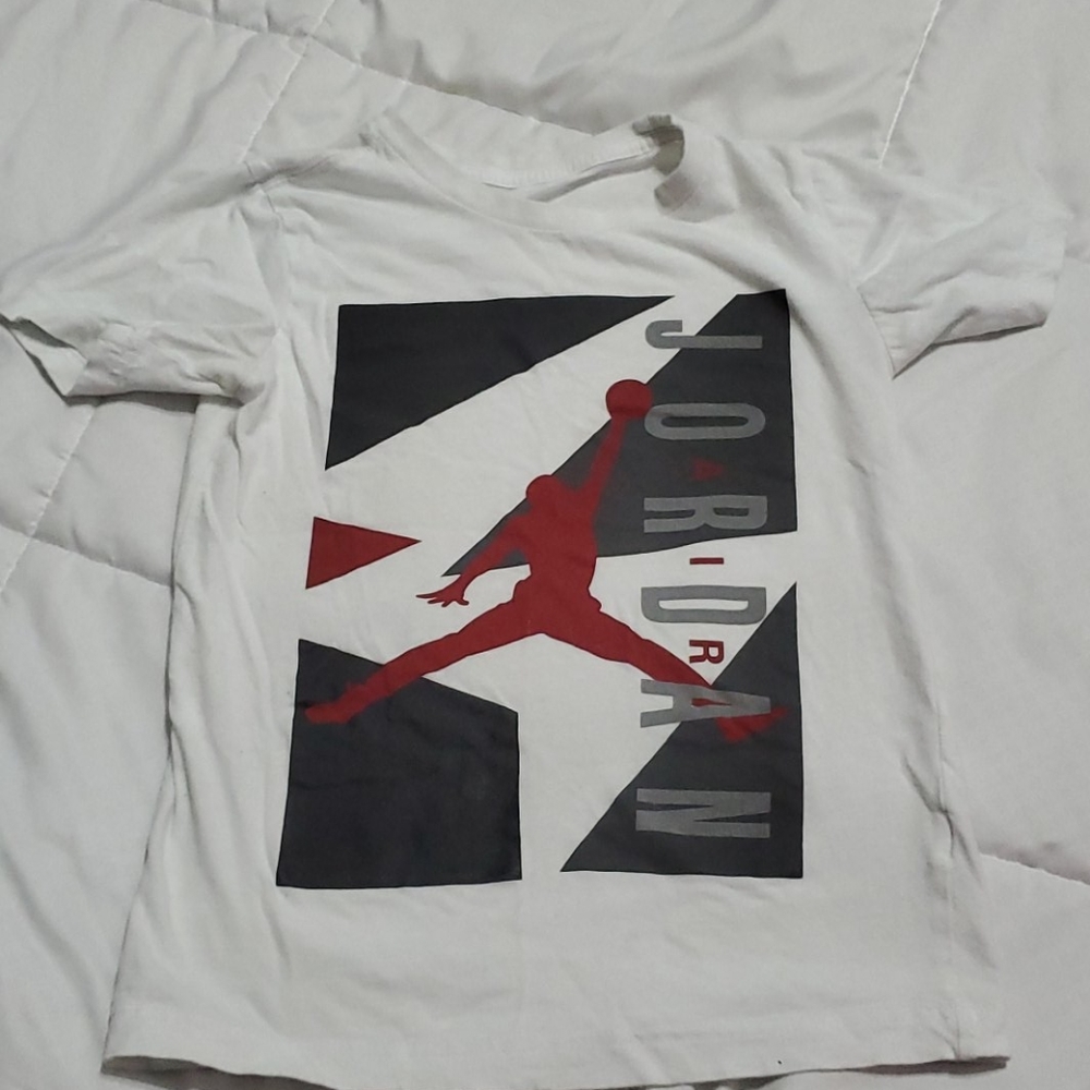 Boys sm Jordan shirt